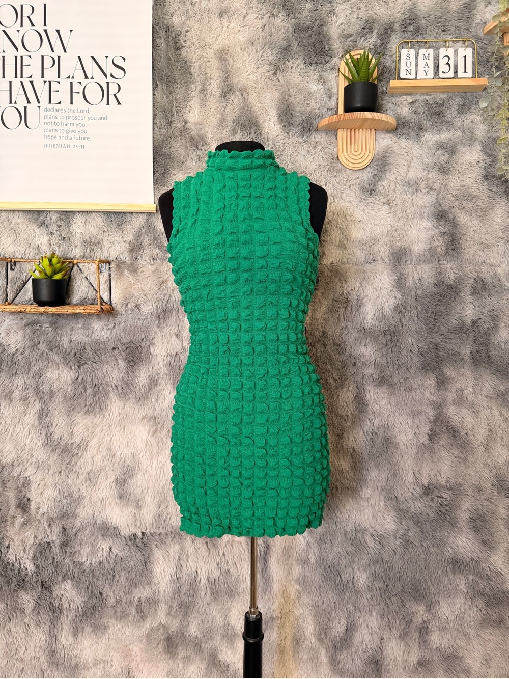 Textured and Tame Mini